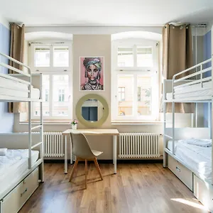  Hostal Eastseven
